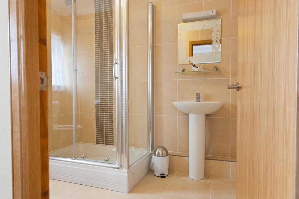Caledonia Hotel Rosyth Habitación foto